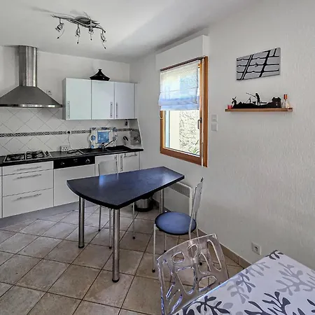 Hébergement de vacances Maison Pres De La *